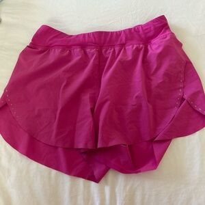 Lululemon shorts sonic pink size 6 perfect condition